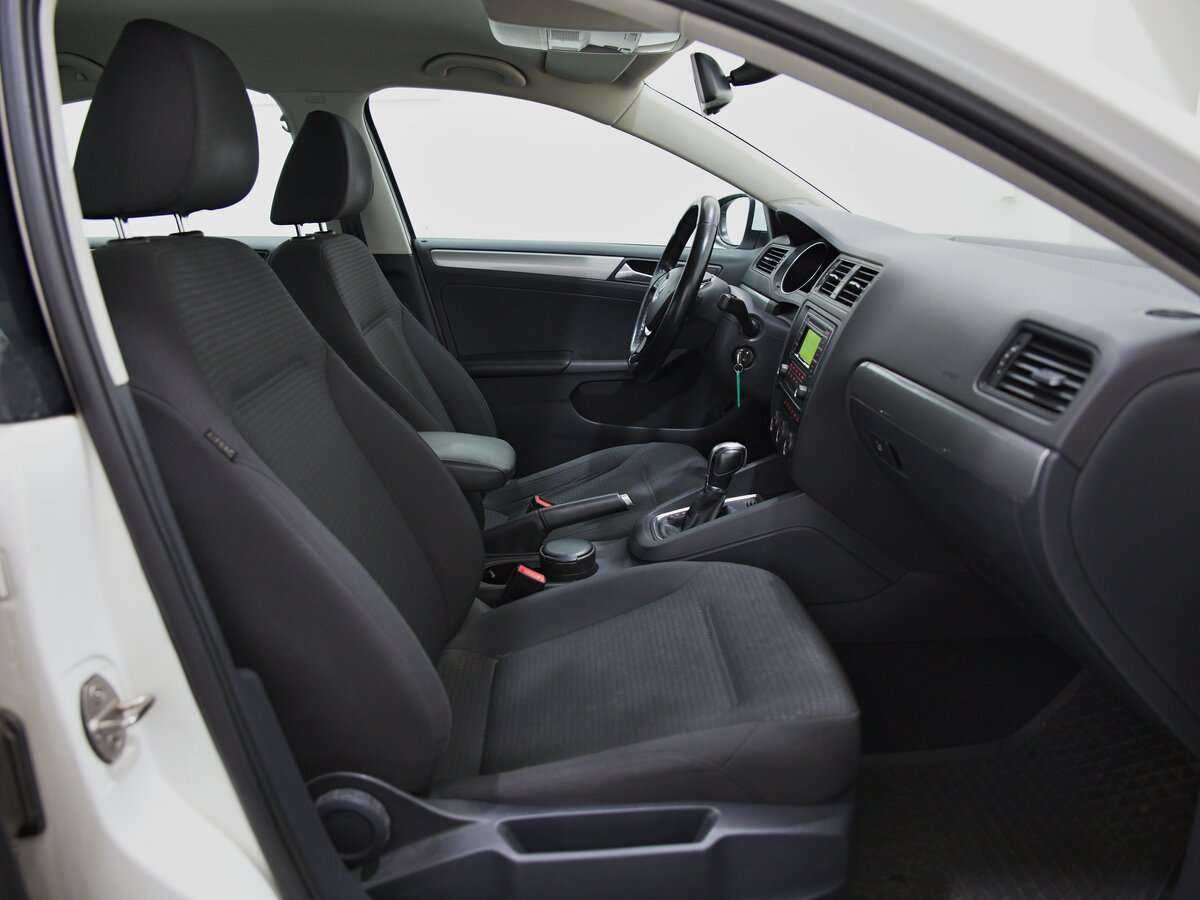 Volkswagen Jetta б/у, 2015, Роботизированная. Фото: #4