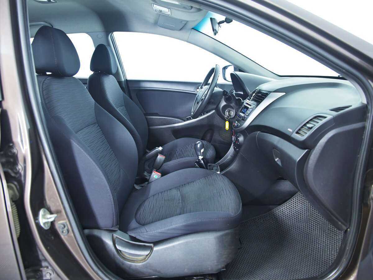 Hyundai Solaris б/у, 2015, Механическая. Фото: #9