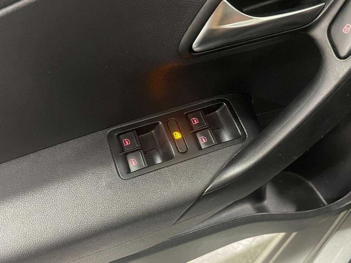 Volkswagen Polo б/у, 2020, Механическая. Фото: #8