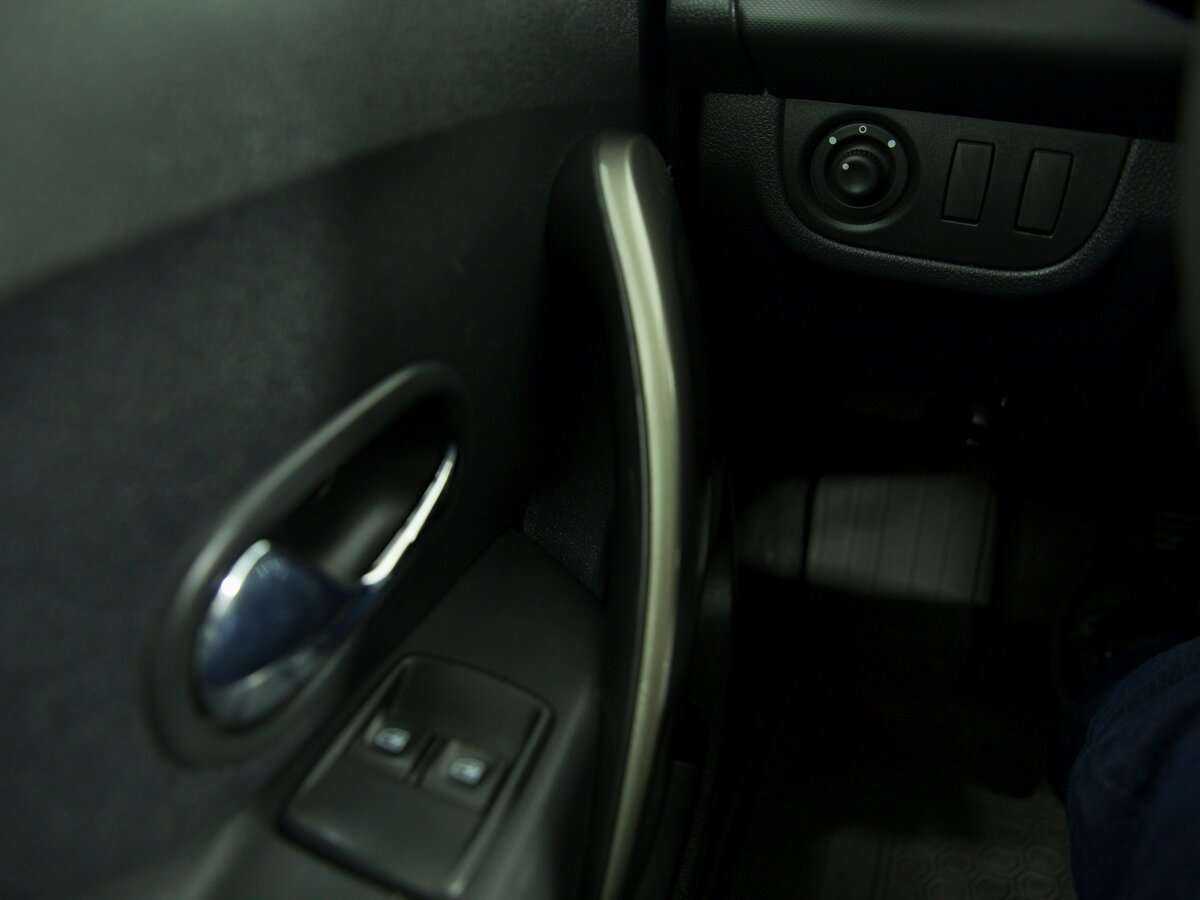 Рено Логан б/у, 2015, Автоматическая. Фото: #14