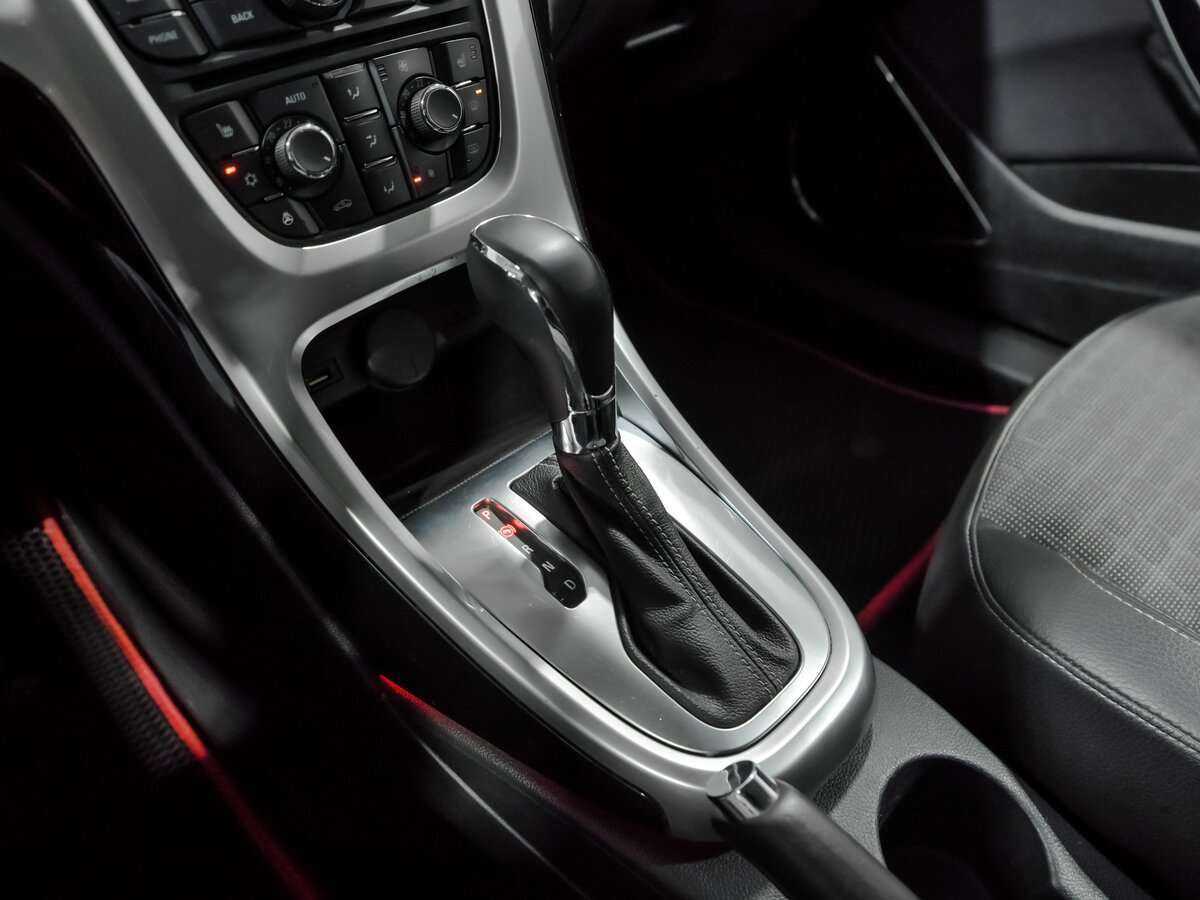 Опель Астра б/у, 2013, Автоматическая. Фото: #7