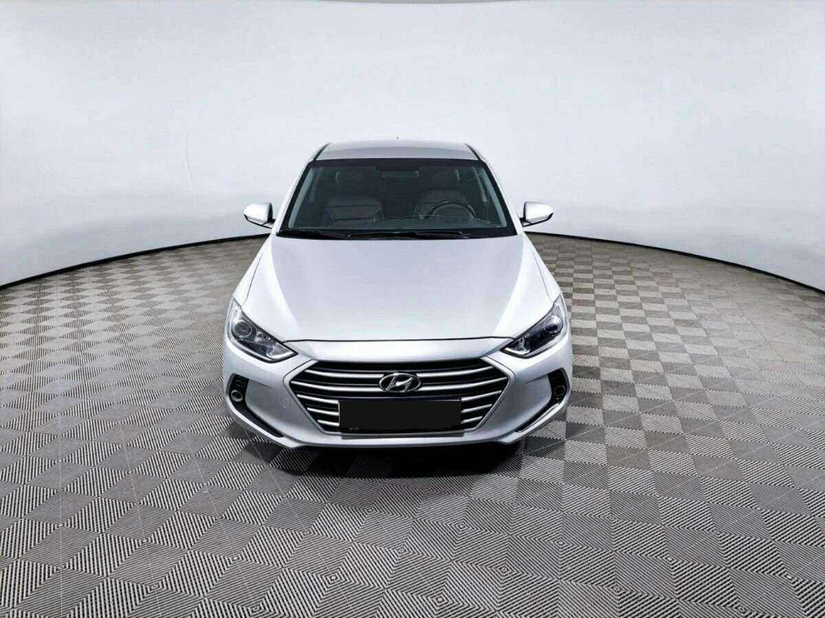 Hyundai Elantra б/у, 2017, Механическая. Фото: #1