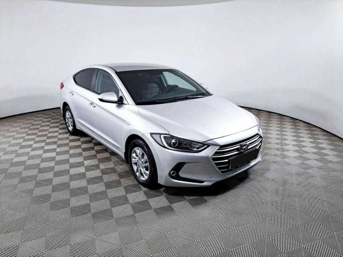 Hyundai Elantra б/у, 2017, Механическая. Фото: #2