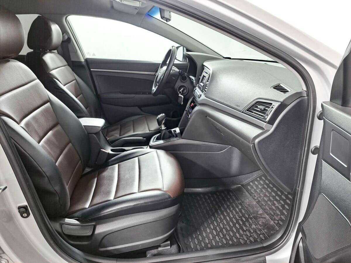 Hyundai Elantra б/у, 2017, Механическая. Фото: #8