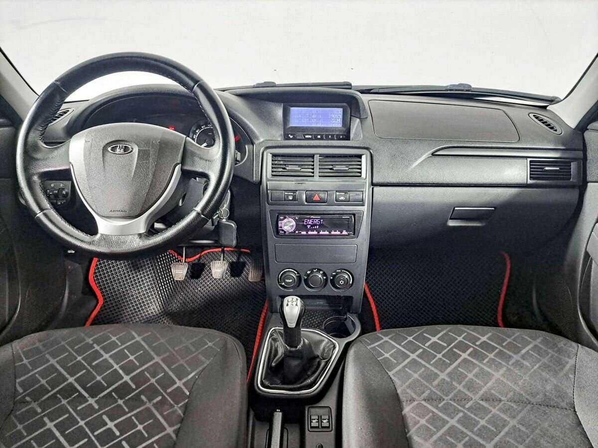 Lada (ВАЗ) Priora б/у, 2017, Механическая. Фото: #11