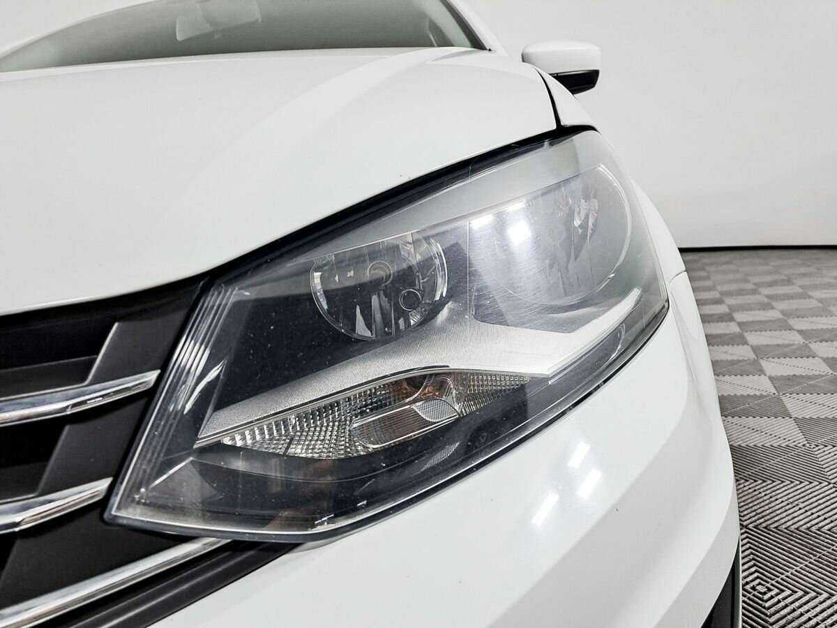 Фольксваген Поло б/у, 2015, Механическая. Фото: #15