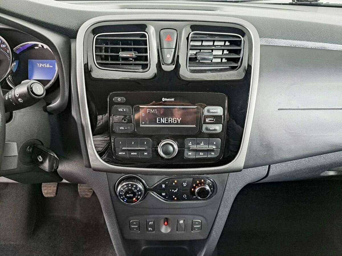 Renault Sandero б/у, 2017, Механическая. Фото: #12