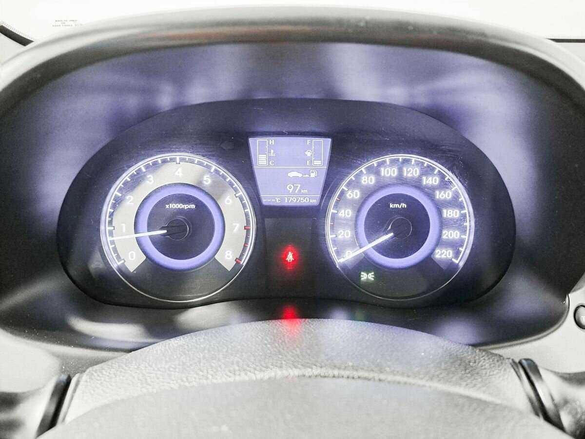 Hyundai Solaris б/у, 2015, Механическая. Фото: #10