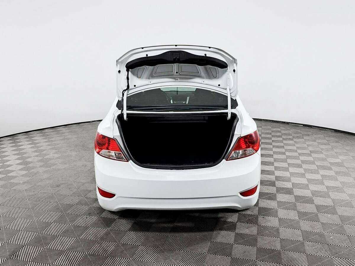 Hyundai Solaris б/у, 2013, Автоматическая. Фото: #9