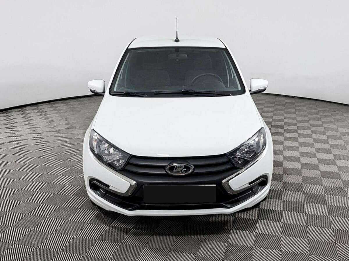 Lada (ВАЗ) Granta б/у, 2021, Механическая. Фото: #1