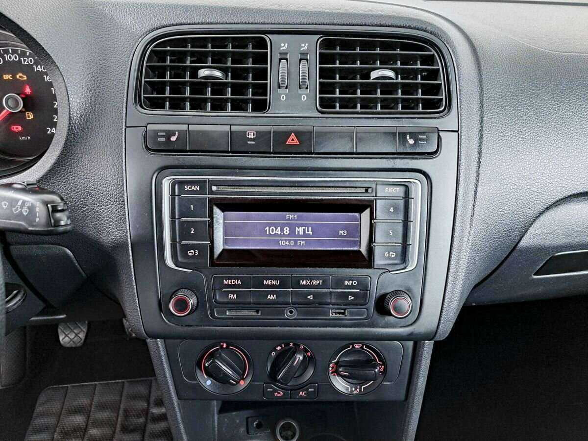Volkswagen Polo б/у, 2014, Механическая. Фото: #12