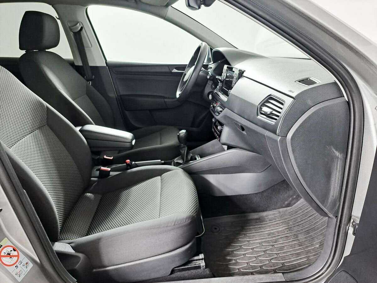 Volkswagen Polo б/у, 2020, Механическая. Фото: #10