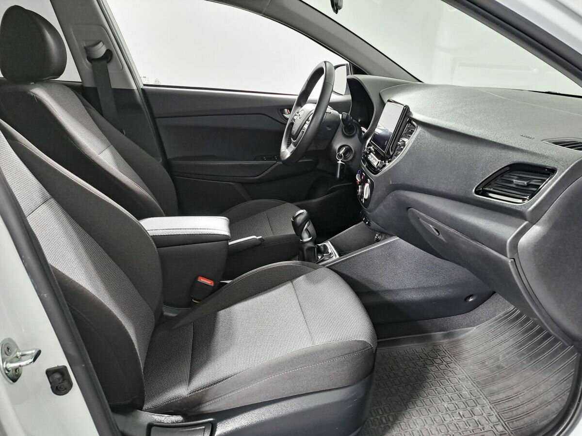 Hyundai Solaris б/у, 2021, Механическая. Фото: #9