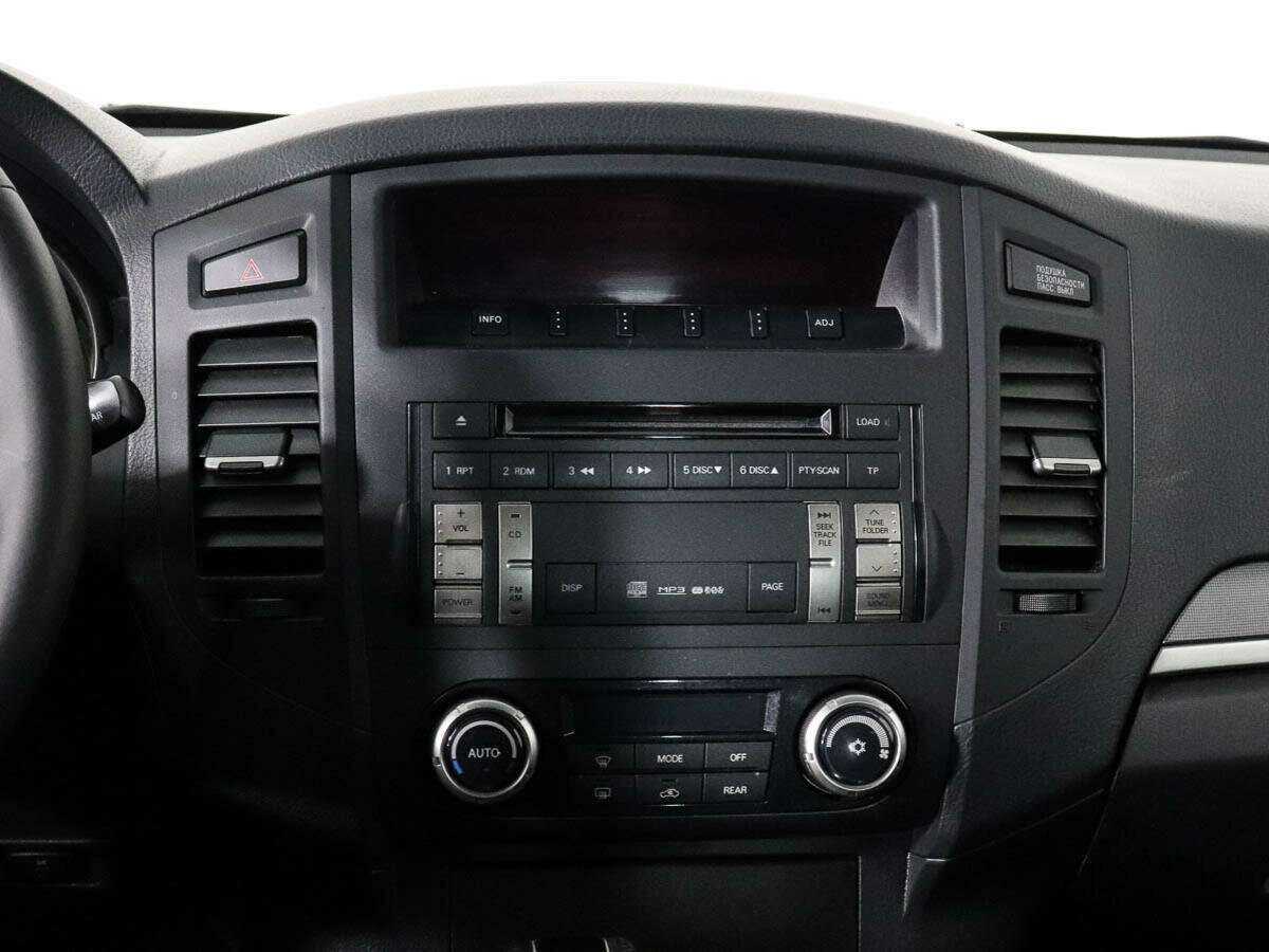 Mitsubishi Pajero б/у, 2014, Автоматическая. Фото: #10