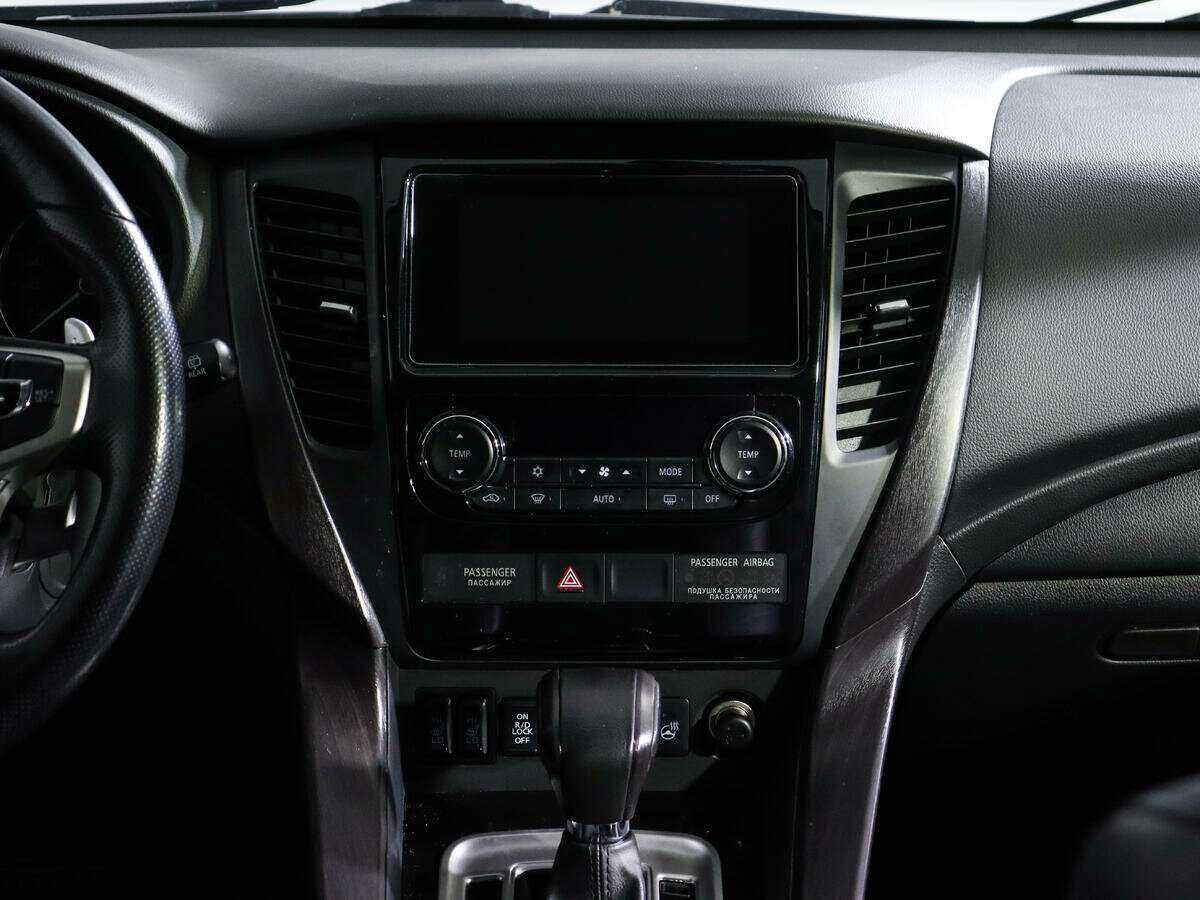 Mitsubishi Pajero Sport б/у, 2018, Автоматическая. Фото: #10