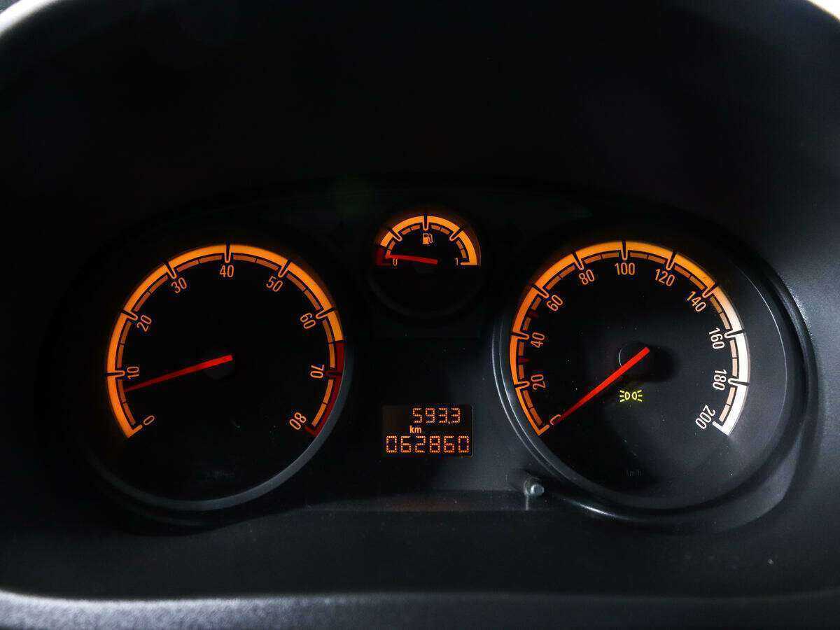 Опель Корса б/у, 2012, Механическая. Фото: #8