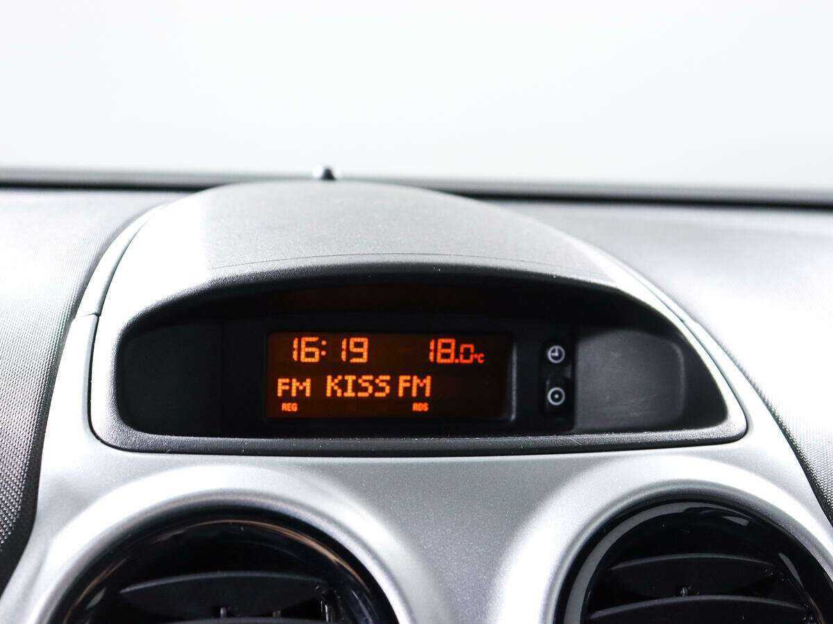 Опель Корса б/у, 2012, Механическая. Фото: #12