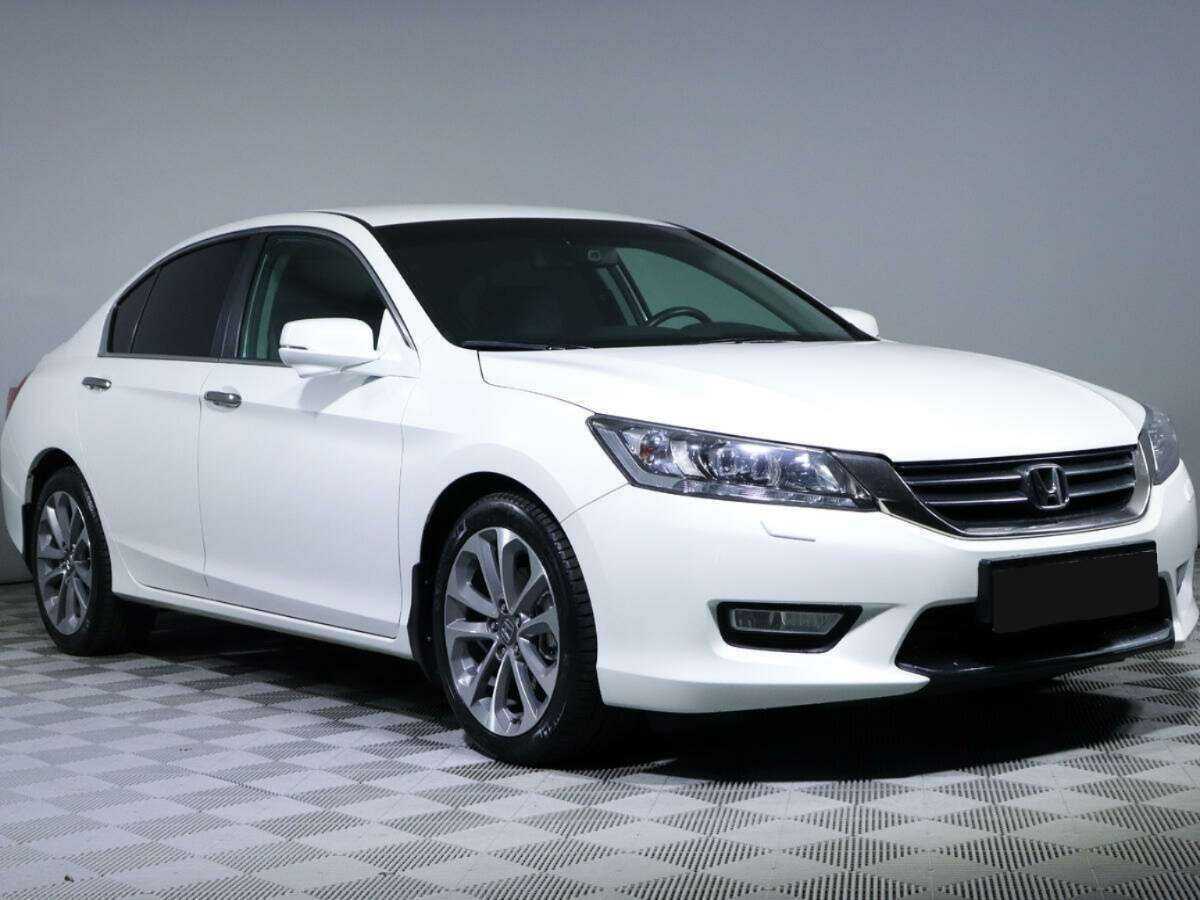 Honda Accord б/у, 2013, Автоматическая. Фото: #2