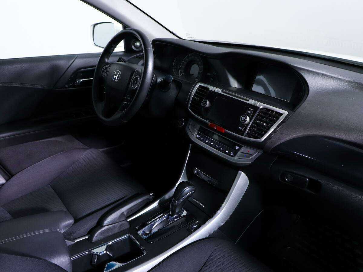 Honda Accord б/у, 2013, Автоматическая. Фото: #5