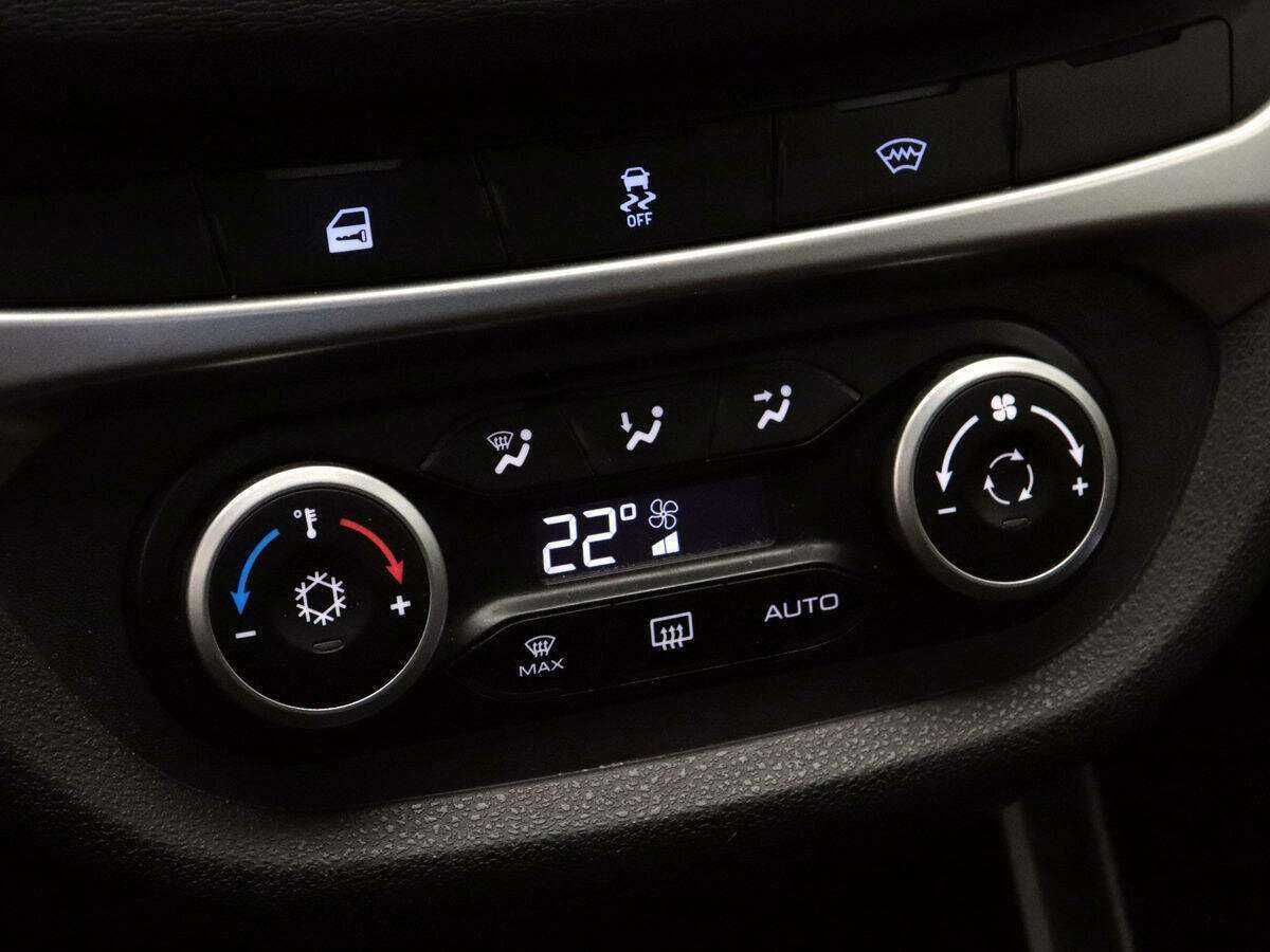 Lada (ВАЗ) Vesta б/у, 2020, Механическая. Фото: #12