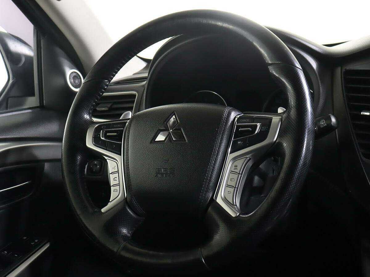 Mitsubishi Pajero Sport б/у, 2017, Автоматическая. Фото: #13