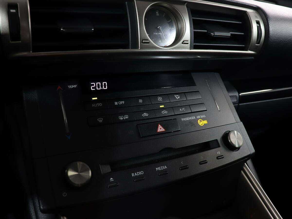 Lexus IS б/у, 2015, Автоматическая. Фото: #17