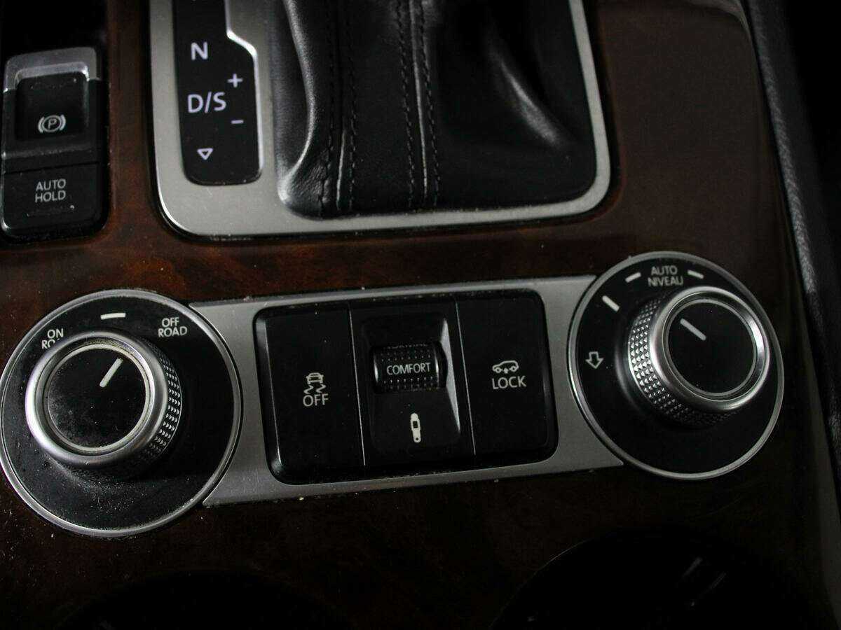 Volkswagen Touareg б/у, 2015, Автоматическая. Фото: #21