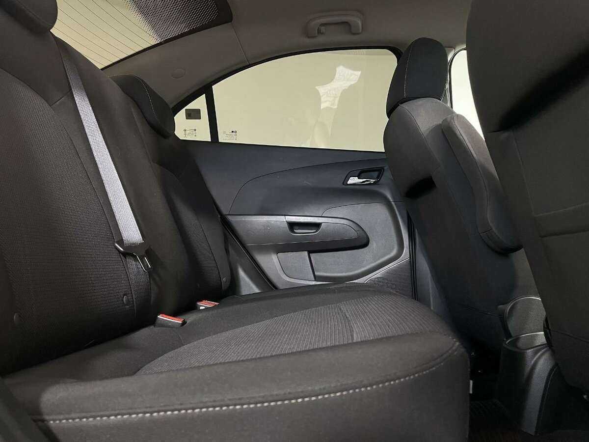 Chevrolet Aveo б/у, 2015, Автоматическая. Фото: #13