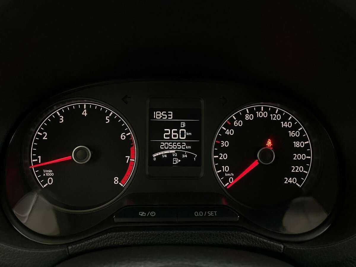 Volkswagen Polo б/у, 2015, Механическая. Фото: #9