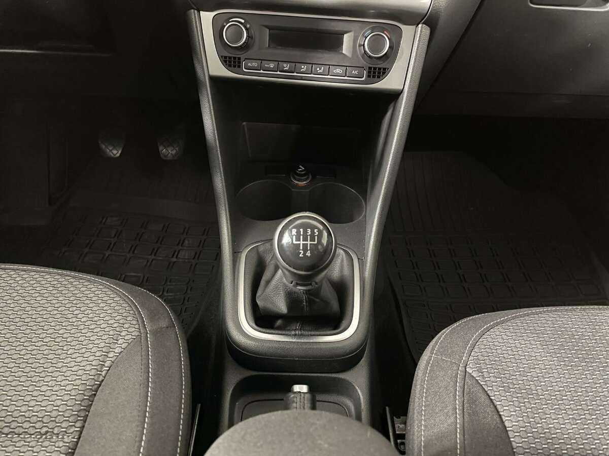 Volkswagen Polo б/у, 2015, Механическая. Фото: #11