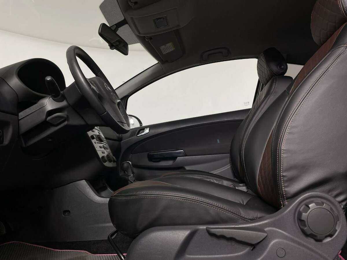 Opel Corsa б/у, 2013, Автоматическая. Фото: #9