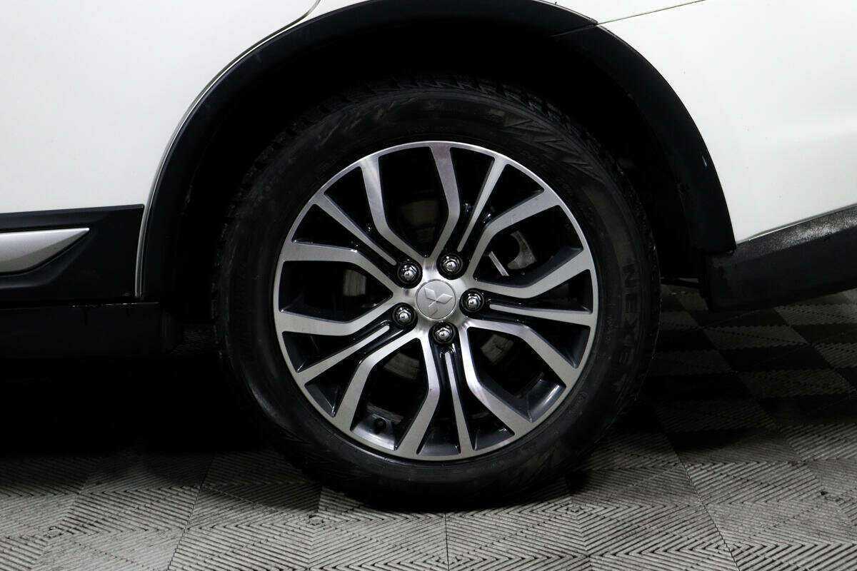 Mitsubishi Outlander б/у, 2018, Вариатор. Фото: #11
