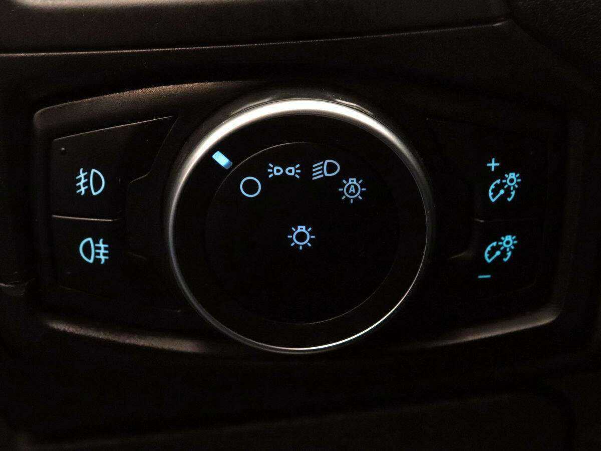 Ford Focus б/у, 2017, Автоматическая. Фото: #13