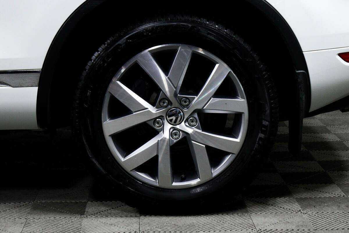 Фольксваген Туарег б/у, 2013, Автоматическая. Фото: #13