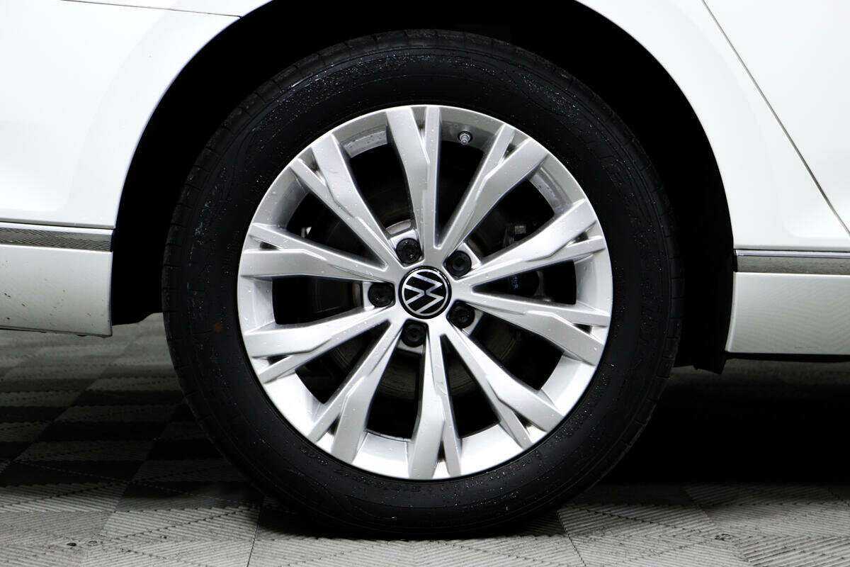 Volkswagen Passat б/у, 2018, Роботизированная. Фото: #12