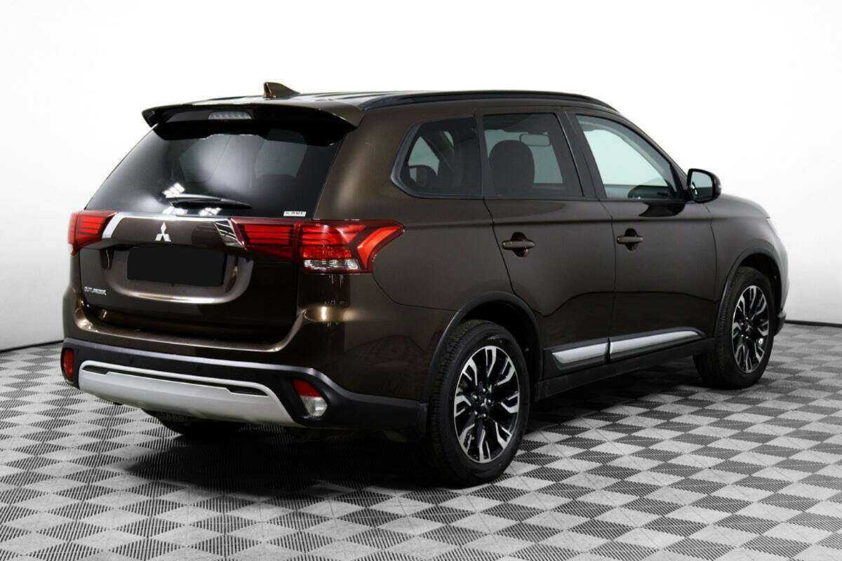 Mitsubishi Outlander б/у, 2022, Вариатор. Фото: #4