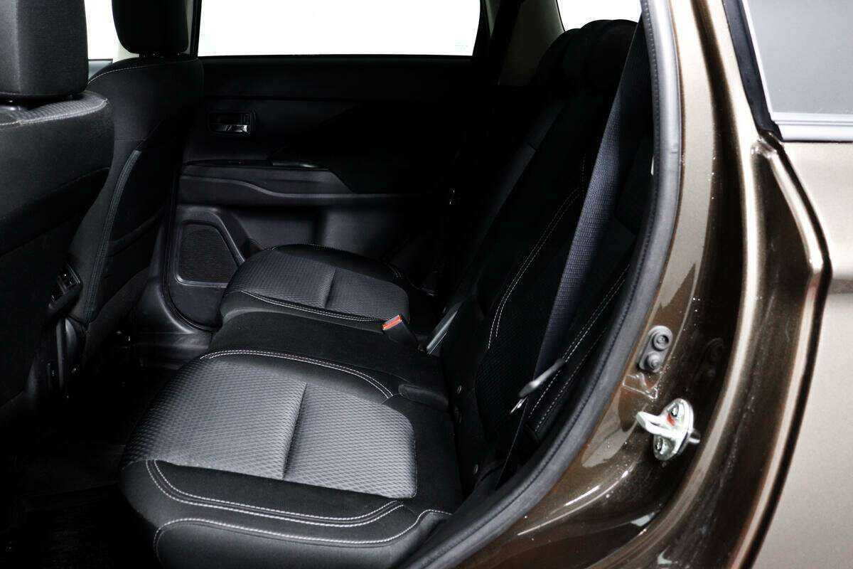 Mitsubishi Outlander б/у, 2022, Вариатор. Фото: #11