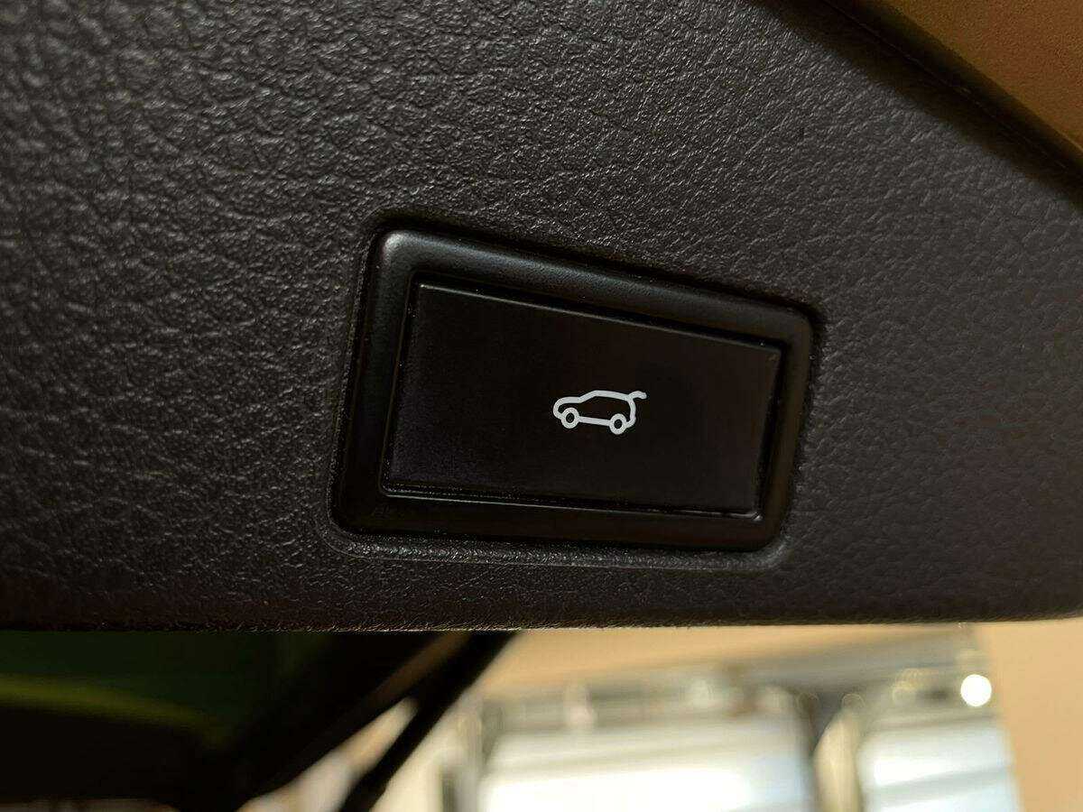 Volkswagen Touareg б/у, 2015, Автоматическая. Фото: #9