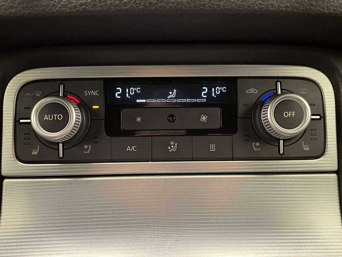 Volkswagen Touareg б/у, 2015, Автоматическая. Фото: #19