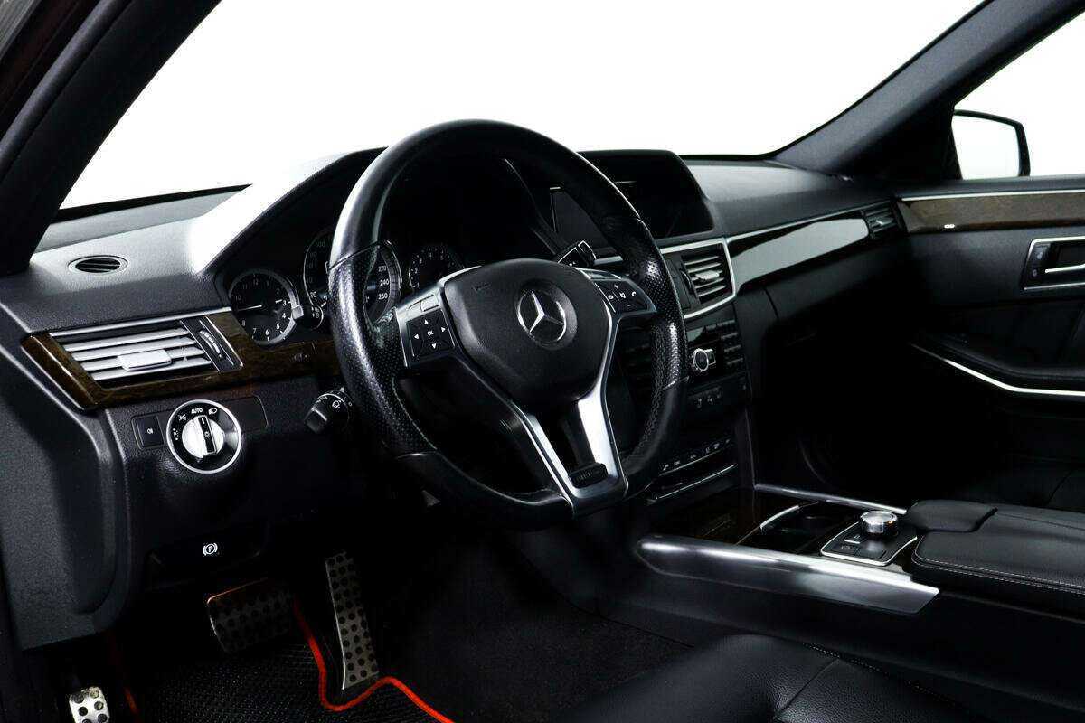 Mercedes-Benz E-Класс б/у, 2012, Автоматическая. Фото: #12