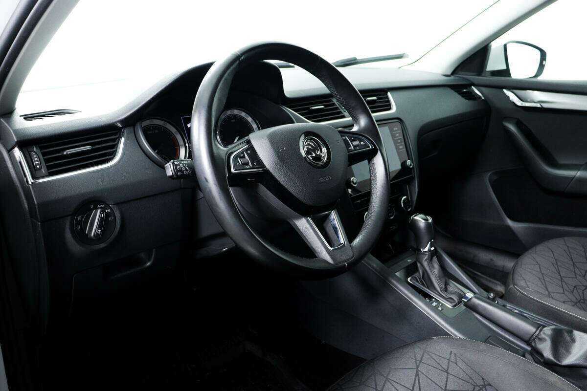 Шкода Октавия б/у, 2019, Роботизированная. Фото: #11