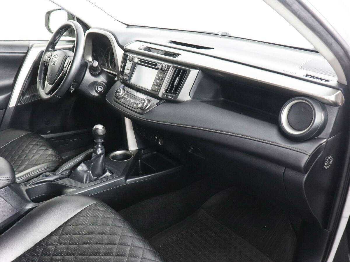 Toyota RAV4 б/у, 2014, Механическая. Фото: #9