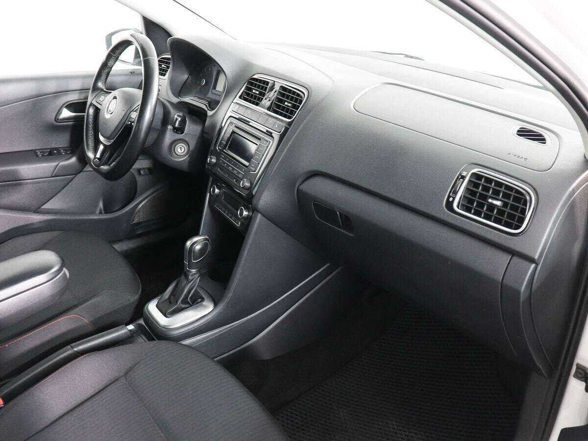 Volkswagen Polo б/у, 2017, Автоматическая. Фото: #9