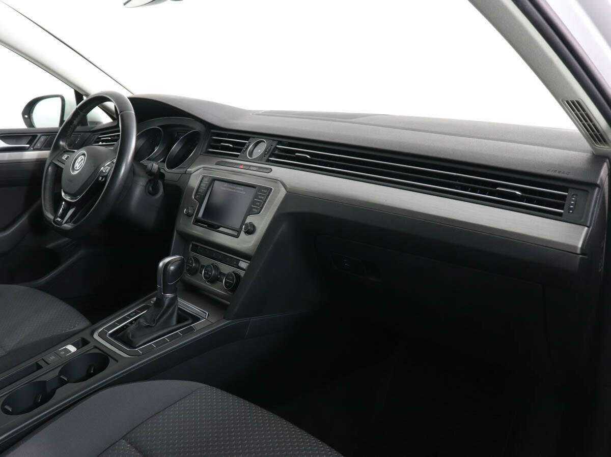 Volkswagen Passat б/у, 2016, Роботизированная. Фото: #9