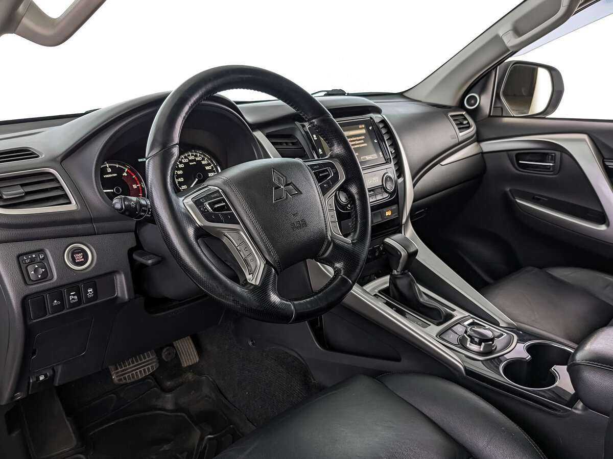 Mitsubishi Pajero Sport б/у, 2017, Автоматическая. Фото: #10