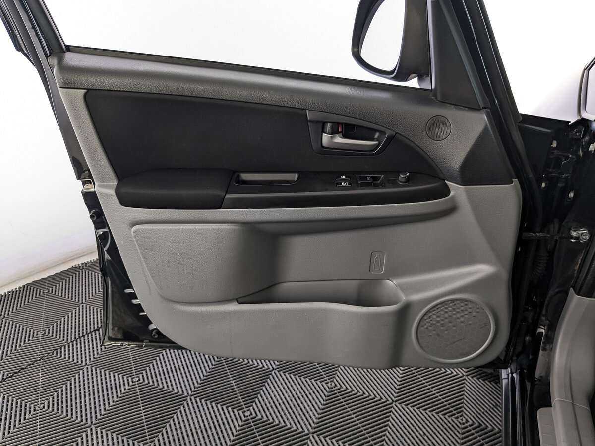 Suzuki SX4 б/у, 2014, Механическая. Фото: #14