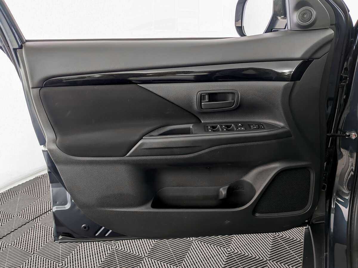 Mitsubishi Outlander б/у, 2019, Вариатор. Фото: #14