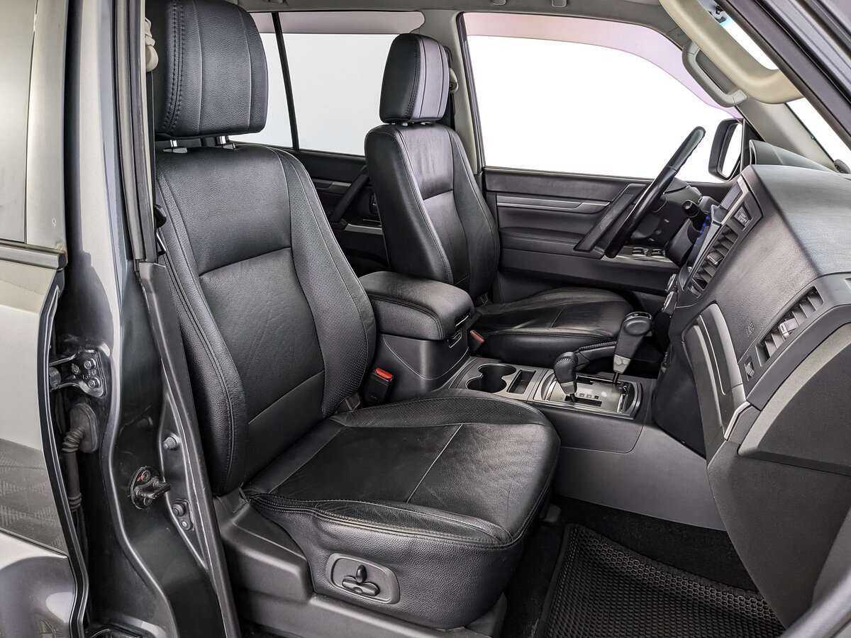 Митсубиши Паджеро б/у, 2013, Автоматическая. Фото: #23