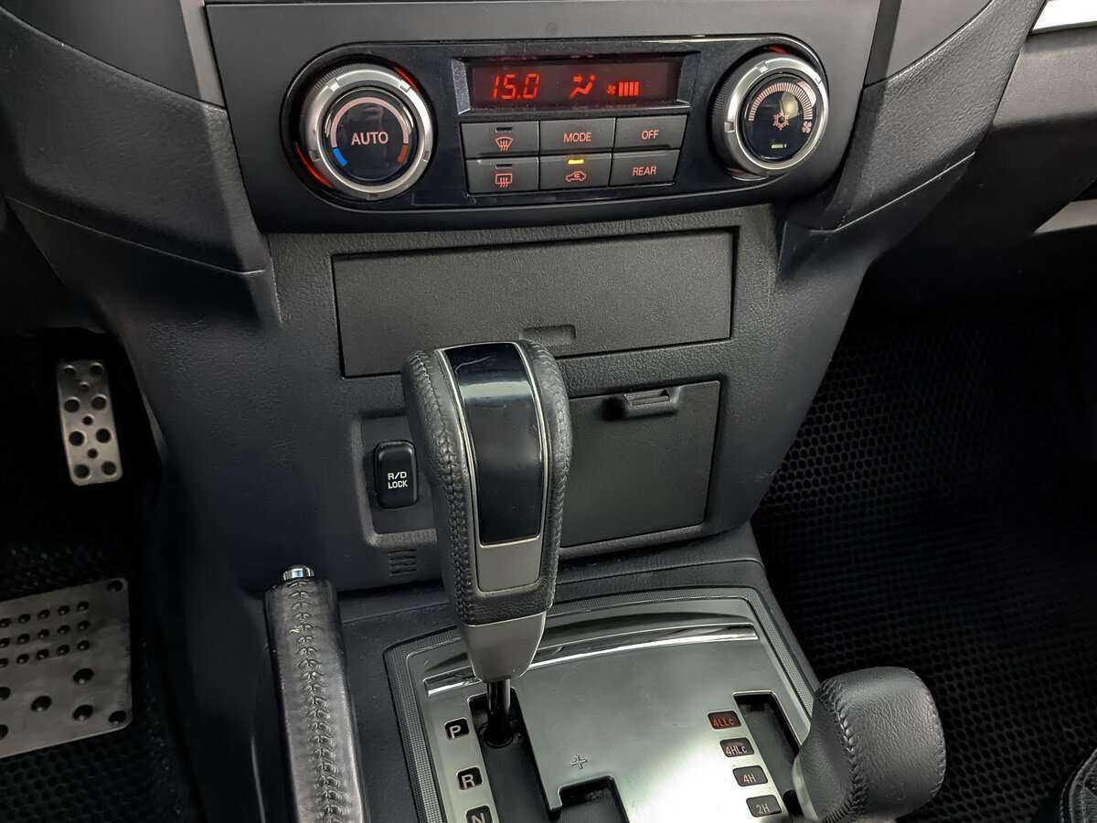 Митсубиши Паджеро б/у, 2013, Автоматическая. Фото: #25