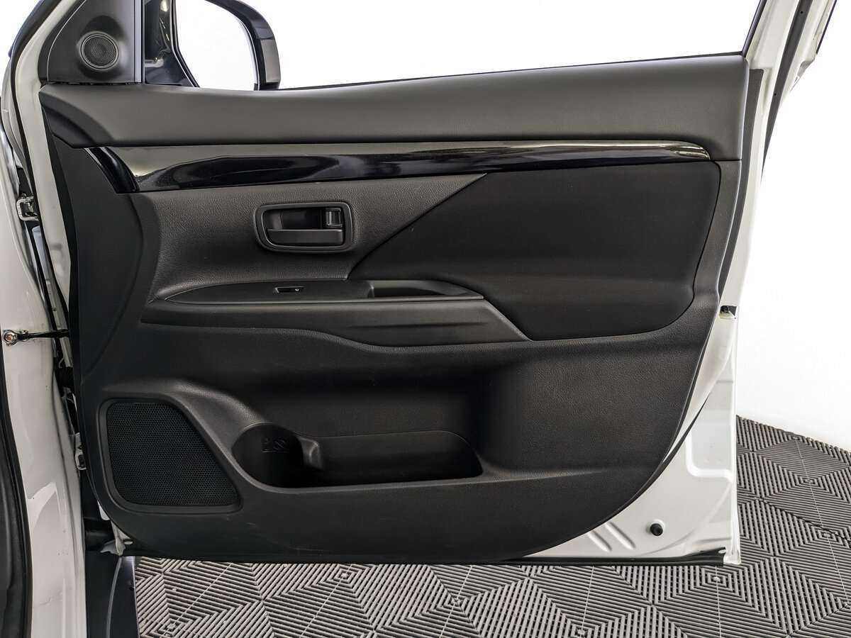 Mitsubishi Outlander б/у, 2019, Вариатор. Фото: #20